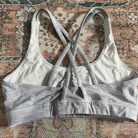 Size 6 Lululemon Gray Women's Sports Bra cross back - Picture 4 of 5